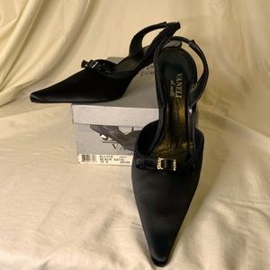 Vaneli evening shoe in black satinHard to find size 10 Slim.Excellent condition